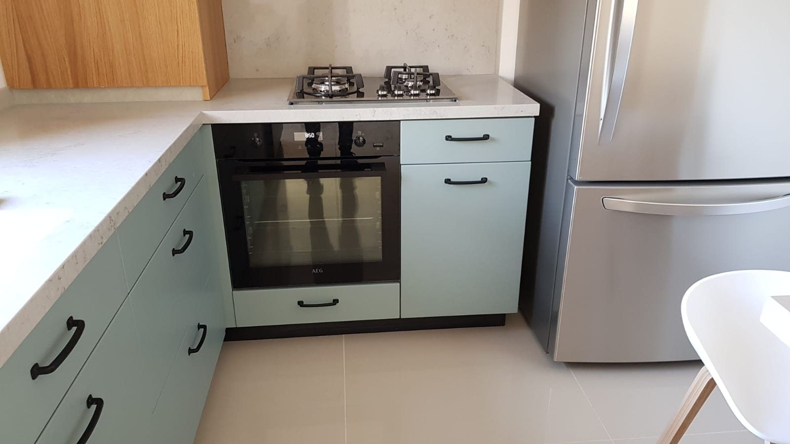 הכיריים והתנור בחזיתות המנטה — עוד מהעבודות בתכנון הילה עוז, פרויקטים שונים